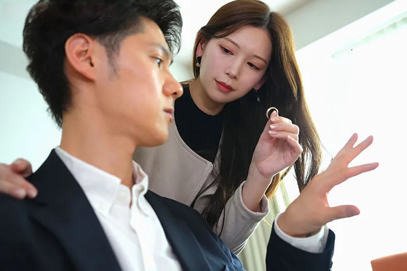 Bà xã đi đi chơi, chồng yêu ở nhà bị nhỏ em bà xã gạ trả bài không trượt phát nào